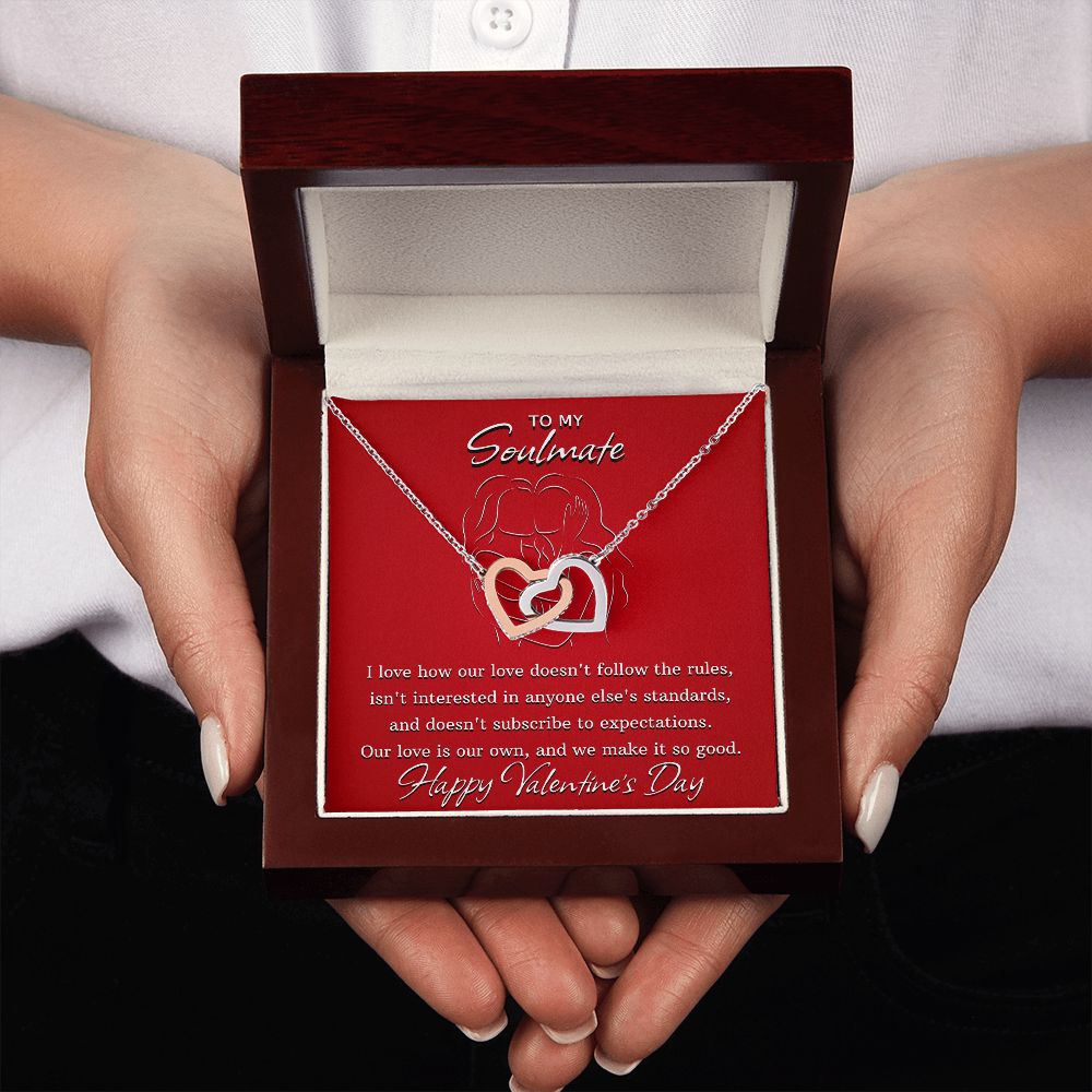 To My Soulmate Female Love - Valentine's Day Interlocking Hearts Necklace